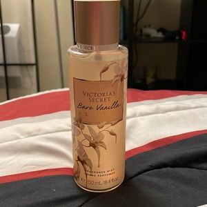 Victoria’s Secret fragrance Bare Vanilla La Crème